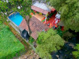 Little Bricks Reverside Private Pool Villa by GreenEscapes、ビサーリーのホテル