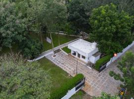 Jacuzzi Cove in Bangalore Rio、Denkanikotaのホテル