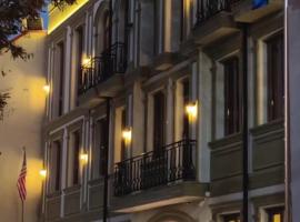 Astoria Plaza Hotel, hotel cerca de Aeropuerto de Samarcanda - SKD, Samarcanda