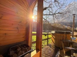 Glarner Spa I Private Sauna & Hot Tub & Alps View, hotel sa Ennenda