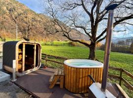 Glarner Spa I Private Sauna & Hot Tub & Alps View, khách sạn ở Ennenda