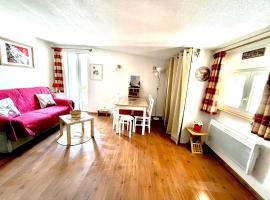 Appartement centre Vars les Claux 150 m des pistes, hotel em Vars