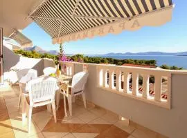 1 Bedroom Lovely Apartment In Zivogosce