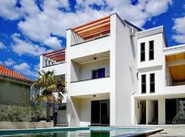 Lovely Apartment In Biograd Na Moru With Wifi