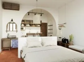 Old Quarter Center - 3 beds- Netflix - Big Balcony