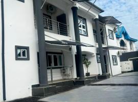 Pat Luxury Apartments, hotel in Uyo