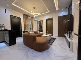 Tastefully Furnished 2Bed Apartment