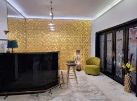 TOP CENTER spacious apartment with free parking