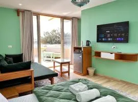 beit reihana deluxe triple room with terrace