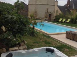 Le Colombier de la Graverie, hotel con piscina a Senots