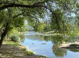 Casa Raíz para 4 personas frente al río