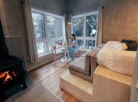 Escale au Lac، فندق في Saint-Raymond