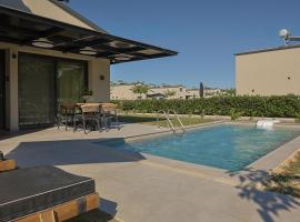 Meraki Seaside Villa，位于奥林匹亚基·阿克蒂的酒店