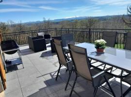 Gite Au Bout du Monde: Confolent-Port-Dieu şehrinde bir otel