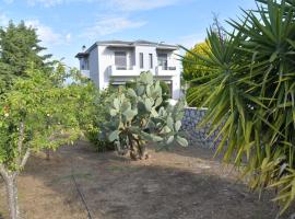 Cactus luxury apartment oreoi, Hotel in Oreoi