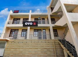 Hotel O New Shagun Vatika Lawn & Hotel, ξενοδοχείο σε Alambagh