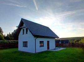 Domek Apartament Zielona Polana، فندق في شيراردوف ازدروي