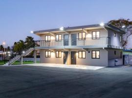 Fully Renovated Beachfront Family Building 1 8 Bedrooms 4 Baths Prime Dorado Location, hotel i Dorado