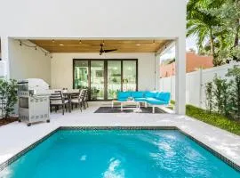 Luxury Paradise walk to Las Olas -5 mins to Beach