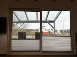 Das Weichenhaus direkt am Nord-Ostsee-Kanal