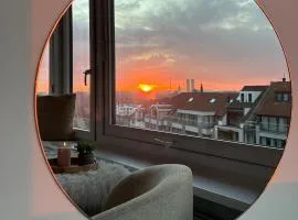 Ruim, open uitzicht, lichtrijk appartement met directe toegang tot het STRAND !