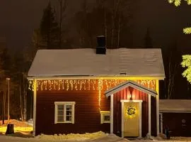 Perinteinen mökki, walking distance from centre