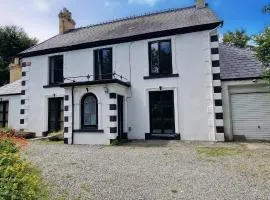 Llanfair Hall, Dog Friendly, Cinema, Games Room, Hot Tub