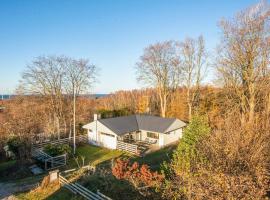 6 person holiday home in Glesborg, hotel i Bønnerup