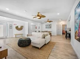 Blue Surf Bungalow 3 BD 2BA-At Slater Way Beach