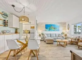 Tortuga Del Mar- 2 Bedroom Beachfront Condo with Pool