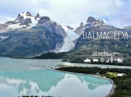Monte Balmaceda Lodge & Glaciers, hotel en Torres del Paine