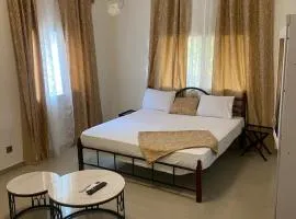 Chez Oumy 4 chambres avec cour, Thiès, Grand Standing