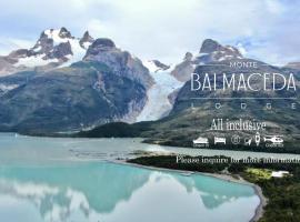 Monte Balmaceda Lodge & Glaciers, hotel vicino alla spiaggia a Torres del Paine