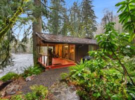 Bear River Retreat، فندق في Welches