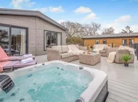 38 At The Sanctuary Lodges - Uk50850