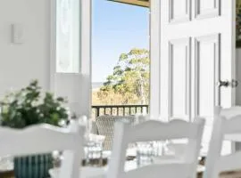 Mountain Views Milton - renovated home near village