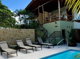 Villas Solar, hotel in Santa Teresa Beach