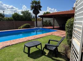 Casa privada con piscina y quincho Altavip，位于库拉布罗切罗镇的酒店