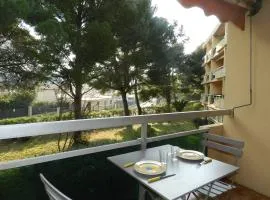 Studio à Bormes-les-Mimosas avec balcon et parking privatif - FR-1-251-886