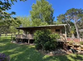 Deerview Cabin in Coastal Mataikona, hotel v destinaci Whakataki