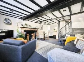 Leaf Tree Cottage, close to Coast, Lakes and Fells