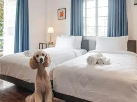 MiraNamin Nest KAMANTIGI - Two Bed Suite in Historic Home with Luxury Indoor Plunge Pool, Garden Access, Self-Service Breakfast, Guest Kitchen, Pet-Friendly