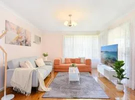 Warm 2BR Home Relaxing Stay Near St Marys Centre