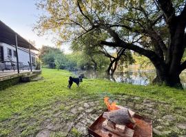 Honeypot Fly Fishing Eco Chalet, ξενοδοχείο σε Rooderand