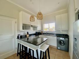 220 Big Bay Beach Club, hotel i Cape Town