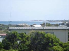 Sun-Filled Family Getaway Falcon Beach Living, hotel in Falcon