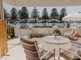 The Waterfront Apartment