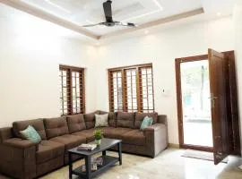 PATHIRAMANAL Service Villas