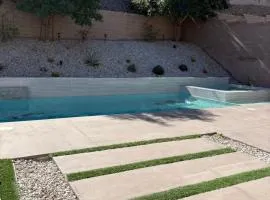 Spacious 5 BDRM 4 BTH with Pool & Spa