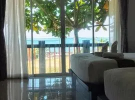 The Sea @ Lanta Hotel